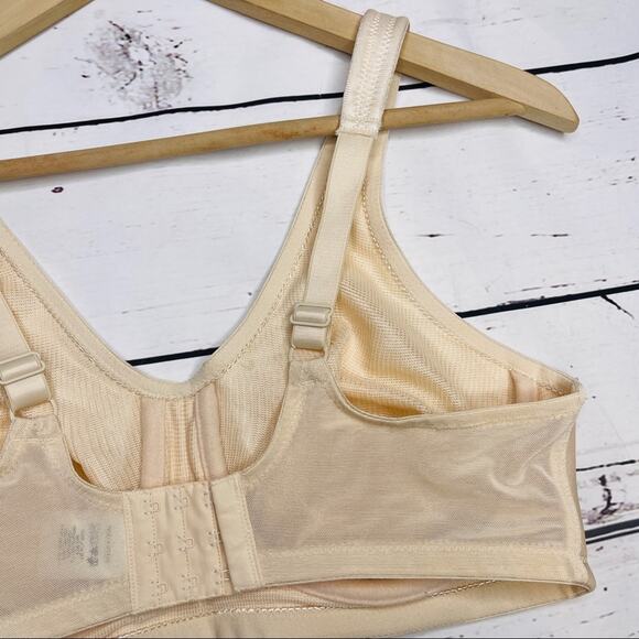 Breezies cream ivory bra 38D - Picture 6 of 13